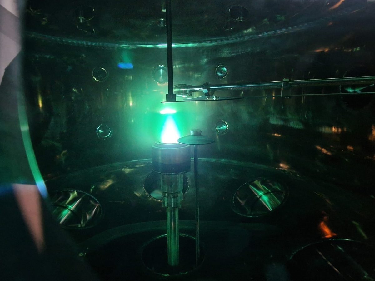 Magnetron sputtering
deposition process using the
HipStar HiPiMS generator on a
copper target & titanium target